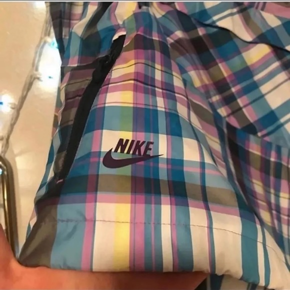 Nike jacket - Picture 2 of 5